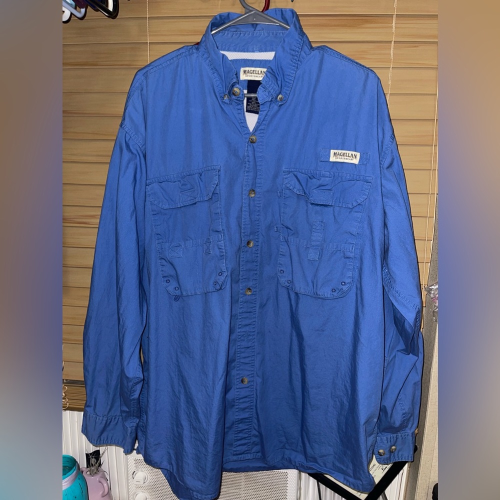 SOLD SOLD SOLD.      Magellan Men's Fish Gear Shirt